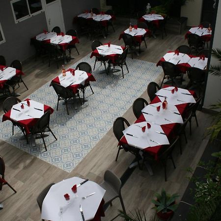 Hotel Les Italiens Biscarrosse Buitenkant foto