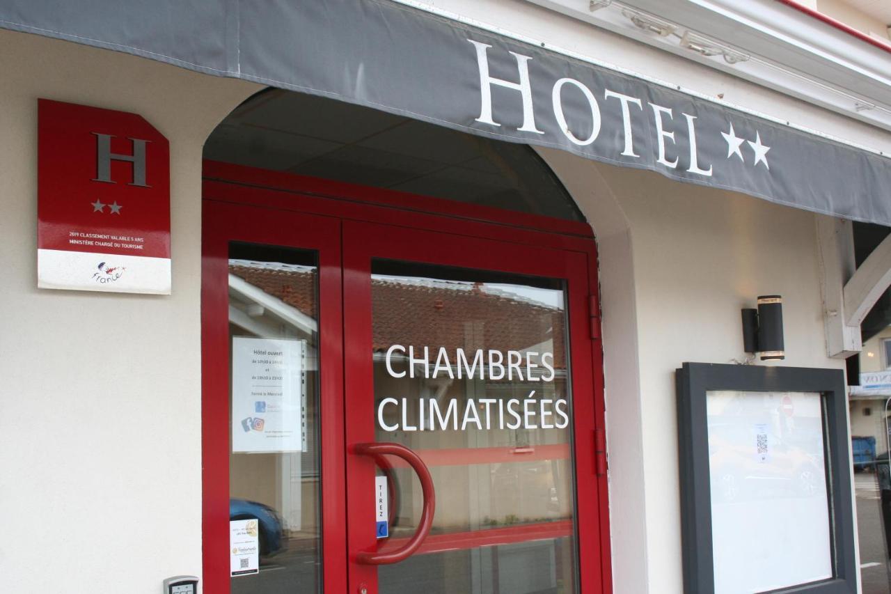 Hotel Les Italiens Biscarrosse Buitenkant foto