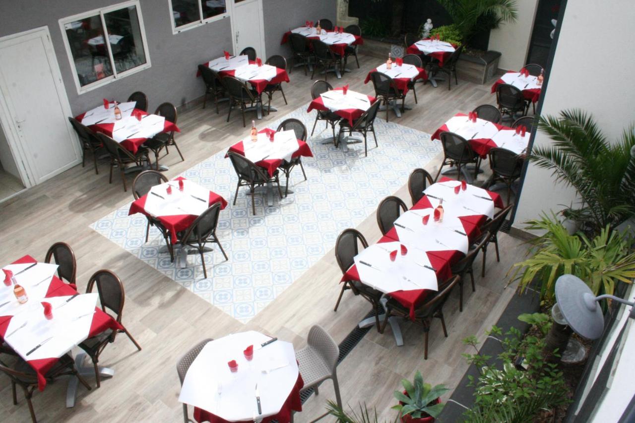 Hotel Les Italiens Biscarrosse Buitenkant foto