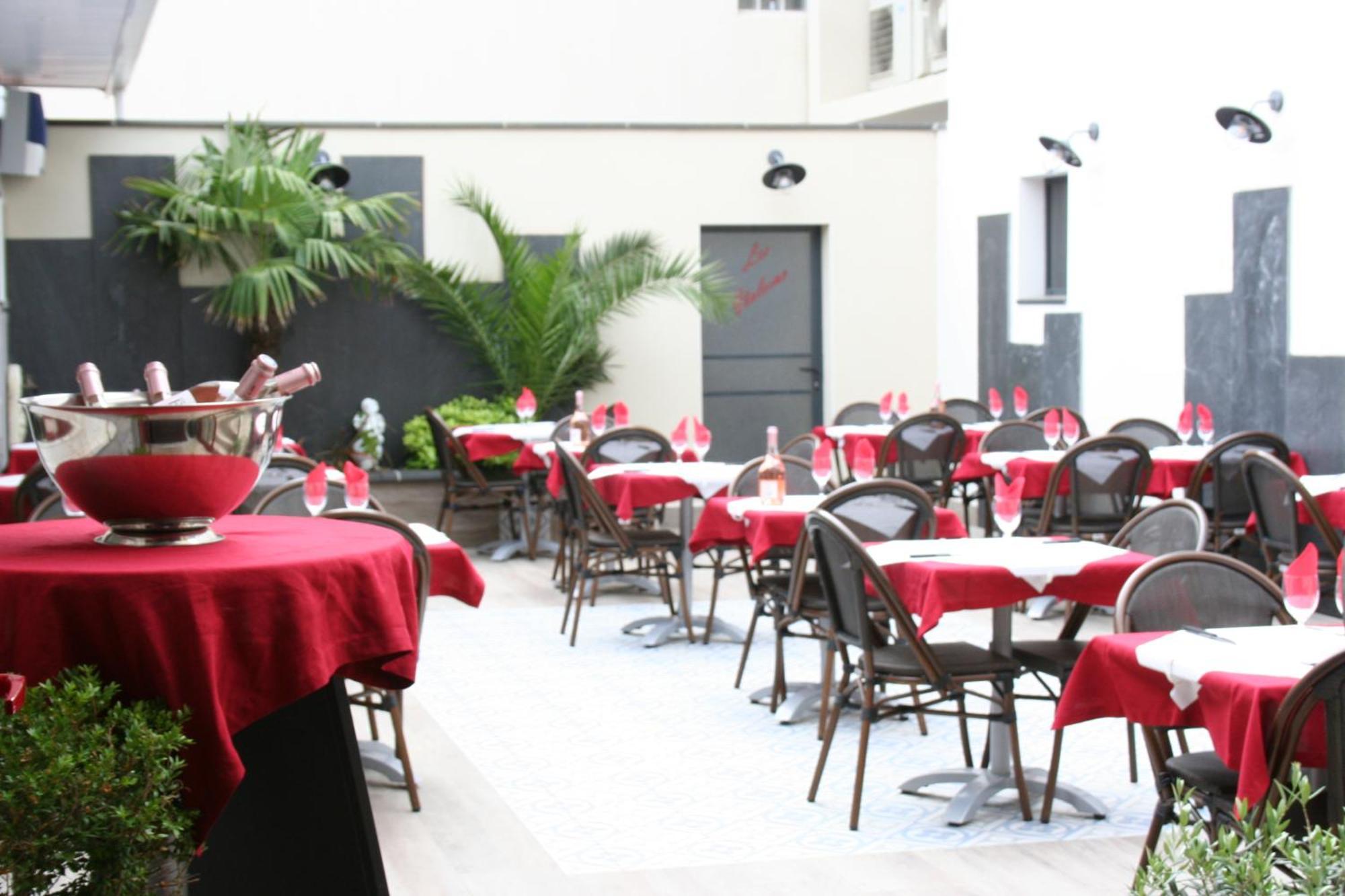 Hotel Les Italiens Biscarrosse Buitenkant foto