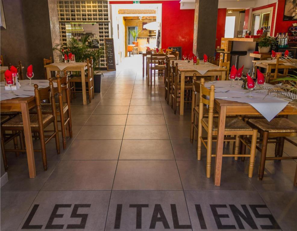 Hotel Les Italiens Biscarrosse Buitenkant foto