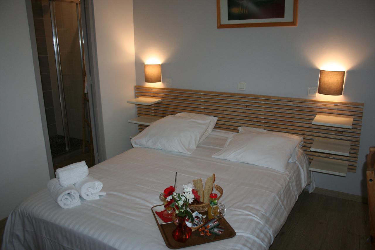 Hotel Les Italiens Biscarrosse Kamer foto